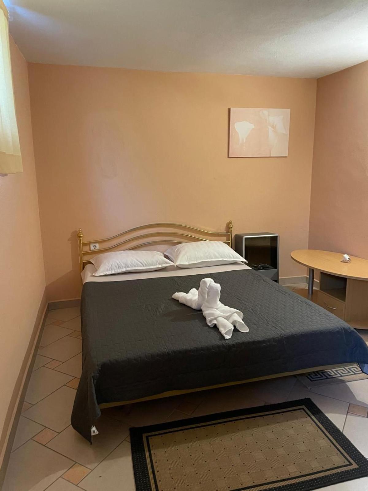 Apartaments Remi Starigrad Paklenica Ngoại thất bức ảnh